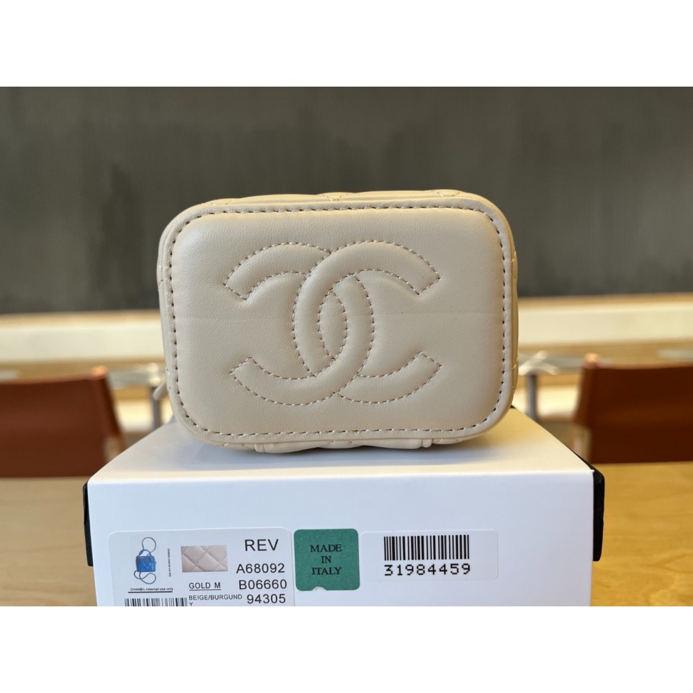 Chanel beauty vanity bag 11x8.5x7cm Bags