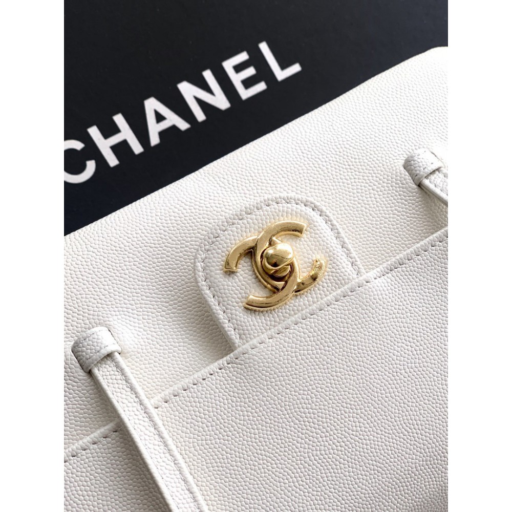 Chanel clutch with leather strap 15x22x7cm 