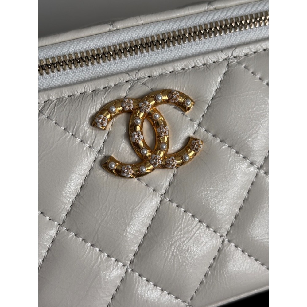 Chanel beauty vanity bag 17x9.5x8cm Bags