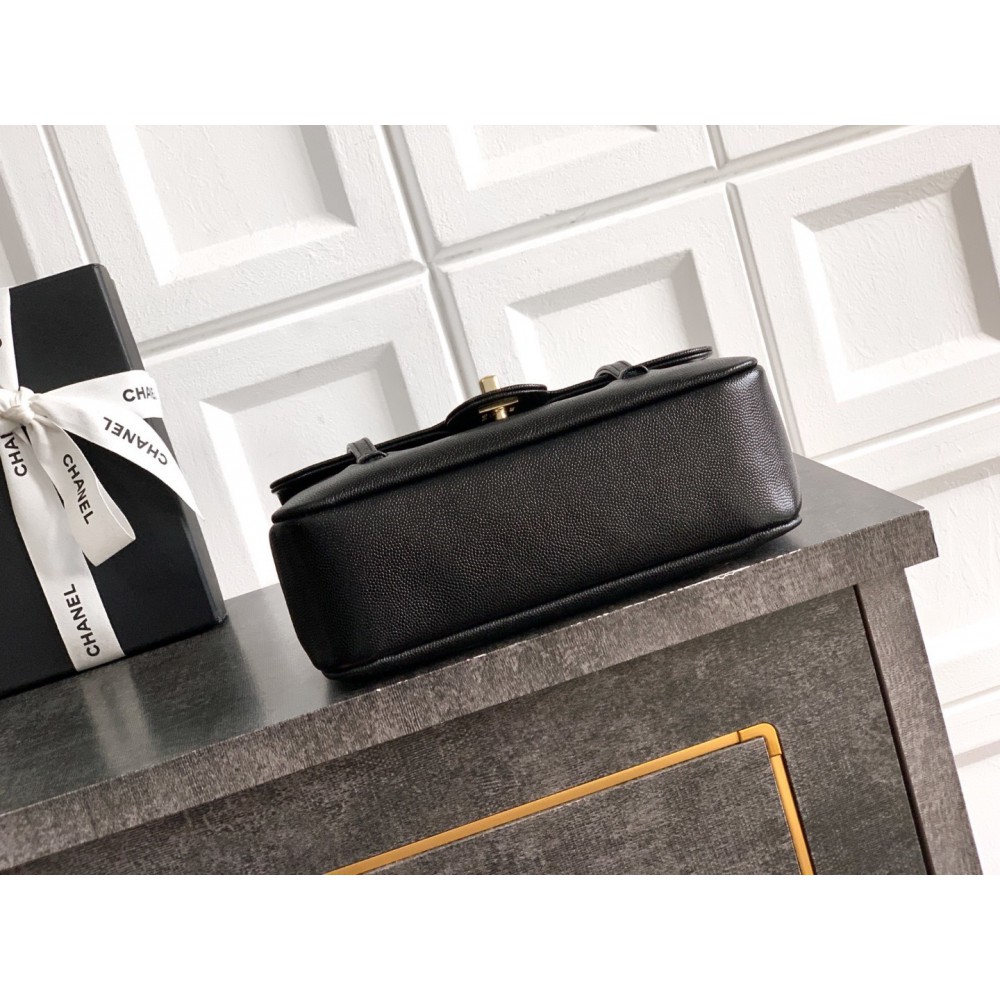 Chanel clutch with leather strap 15x22x7cm 