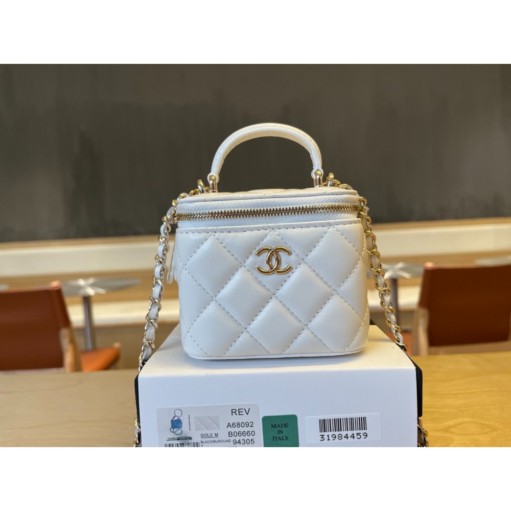 Chanel beauty vanity bag 11x8.5x7cm Bags
