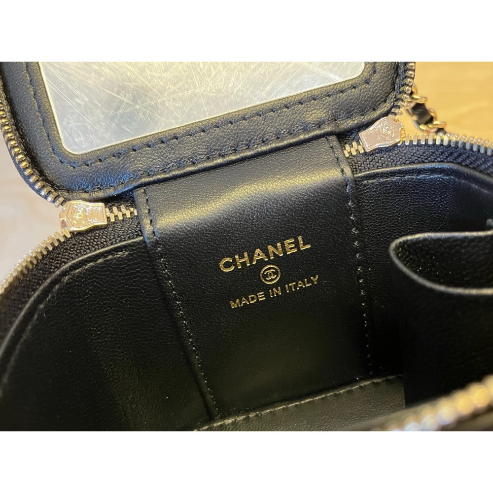Chanel beauty vanity bag 11x8.5x7cm Bags