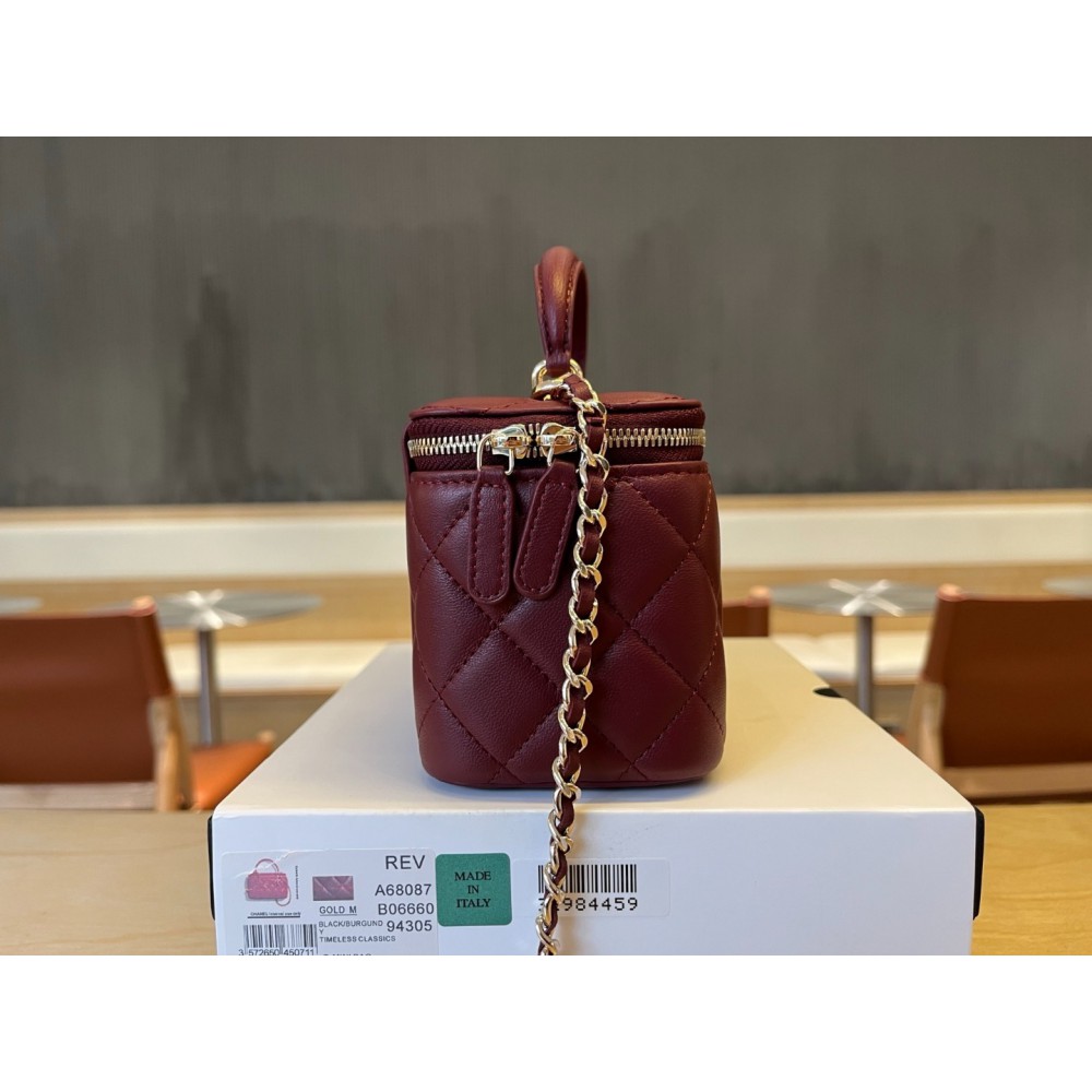 Chanel beauty vanity bag 17x9.5x8cm Bags