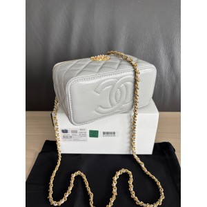 Chanel beauty vanity bag 17x9.5x8cm Bags