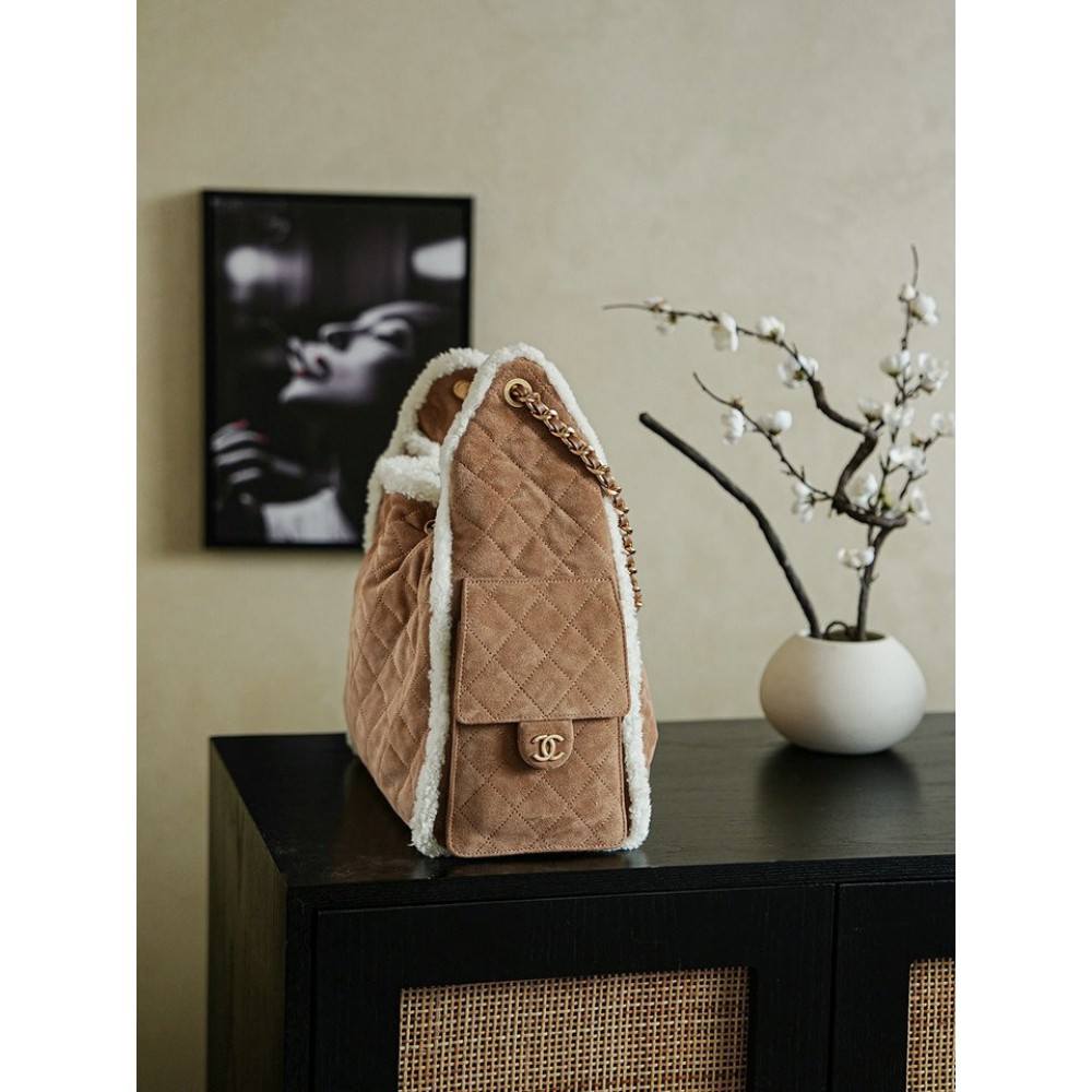 Chanel25 hobo bag suede shrealring lines Bags