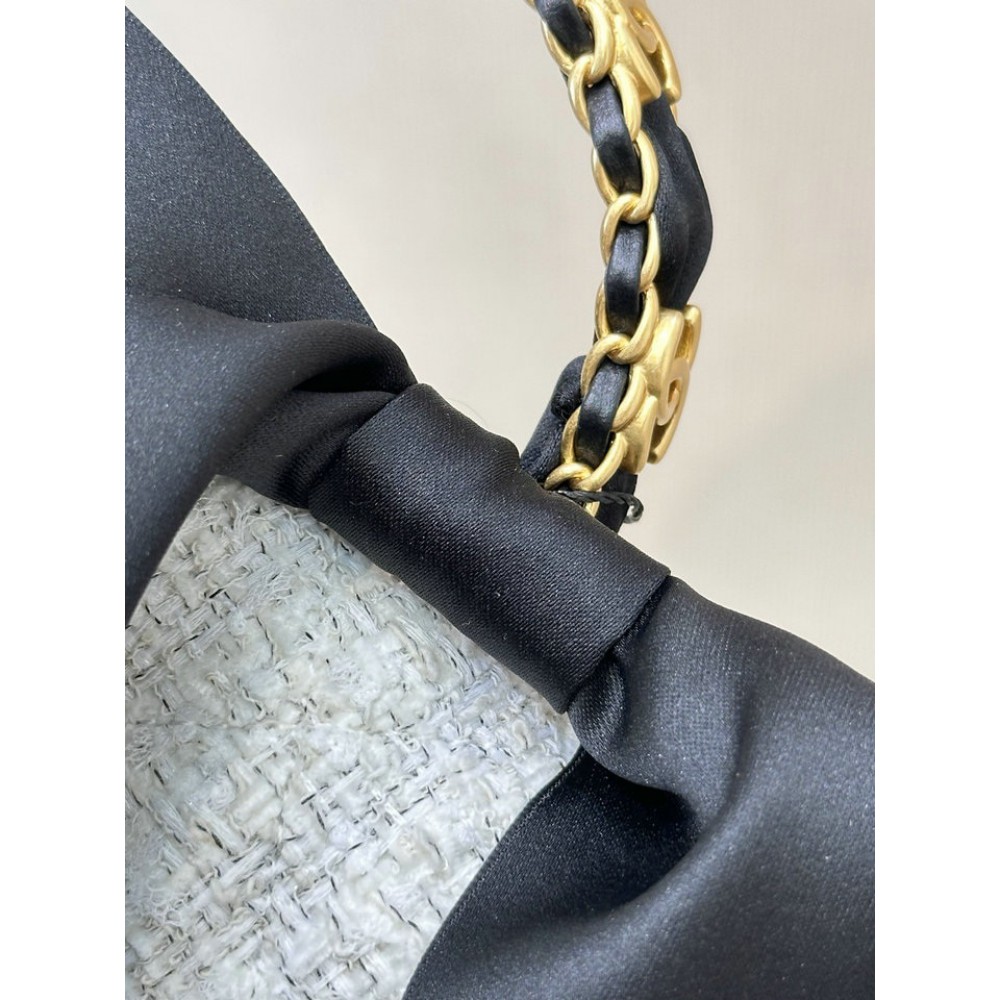 Chanel classic handbag 20x13x6cm  Bags