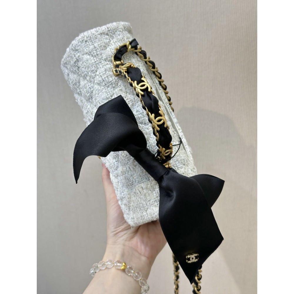 Chanel classic handbag 20x13x6cm  Bags