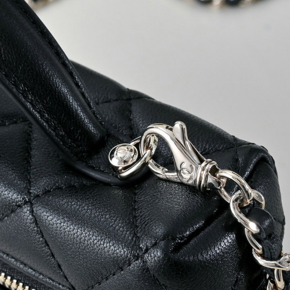Chanel vanity chain bag 19.5x17.5cm Bags