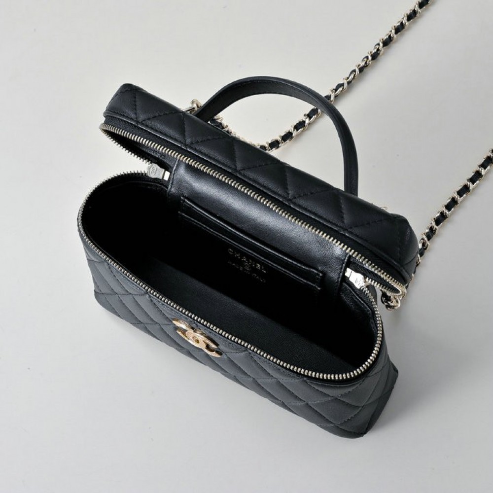 Chanel vanity chain bag 19.5x17.5cm Bags