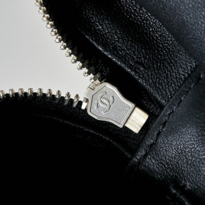 Chanel vanity chain bag 19.5x17.5cm Bags