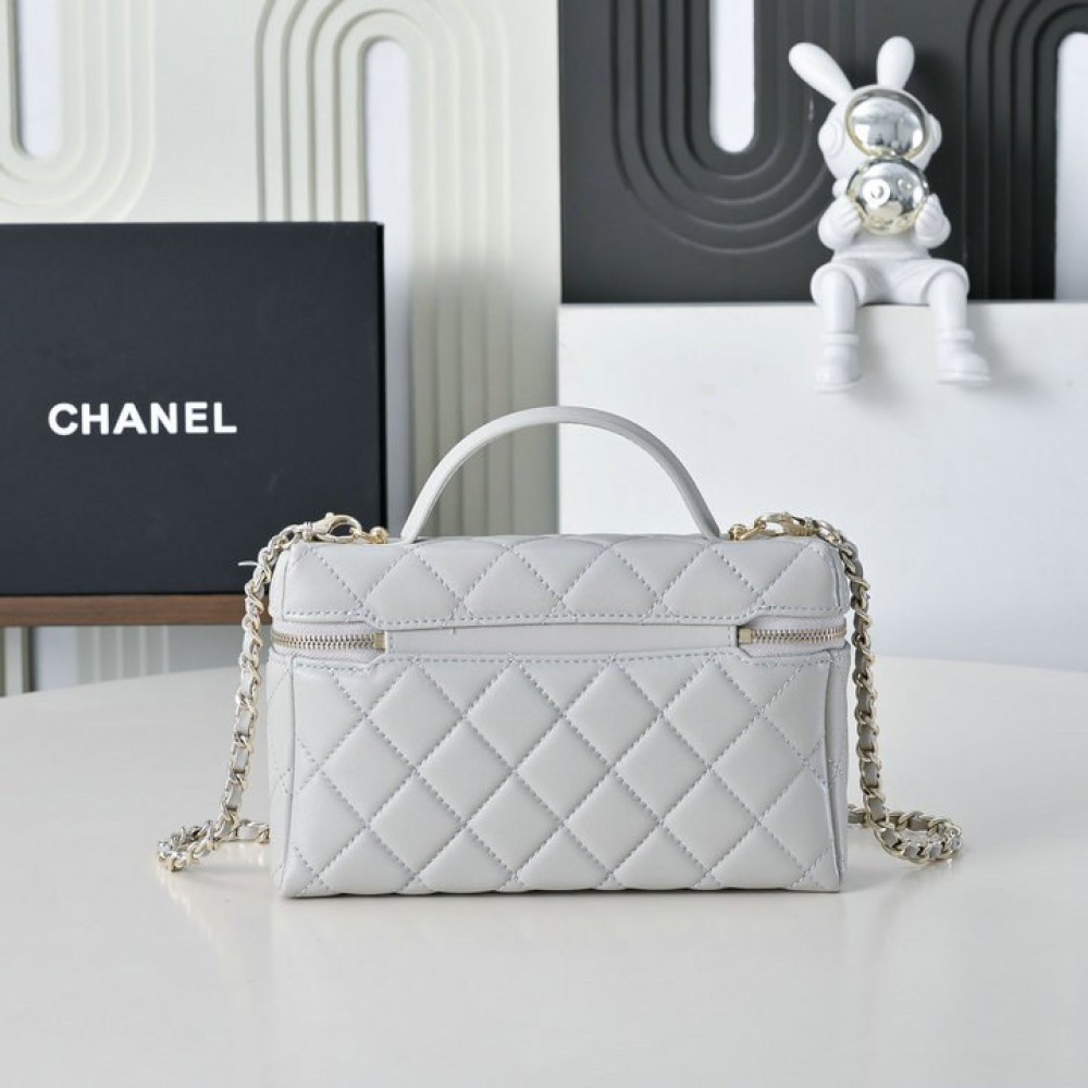 Chanel vanity chain bag 19.5x17.5cm Bags