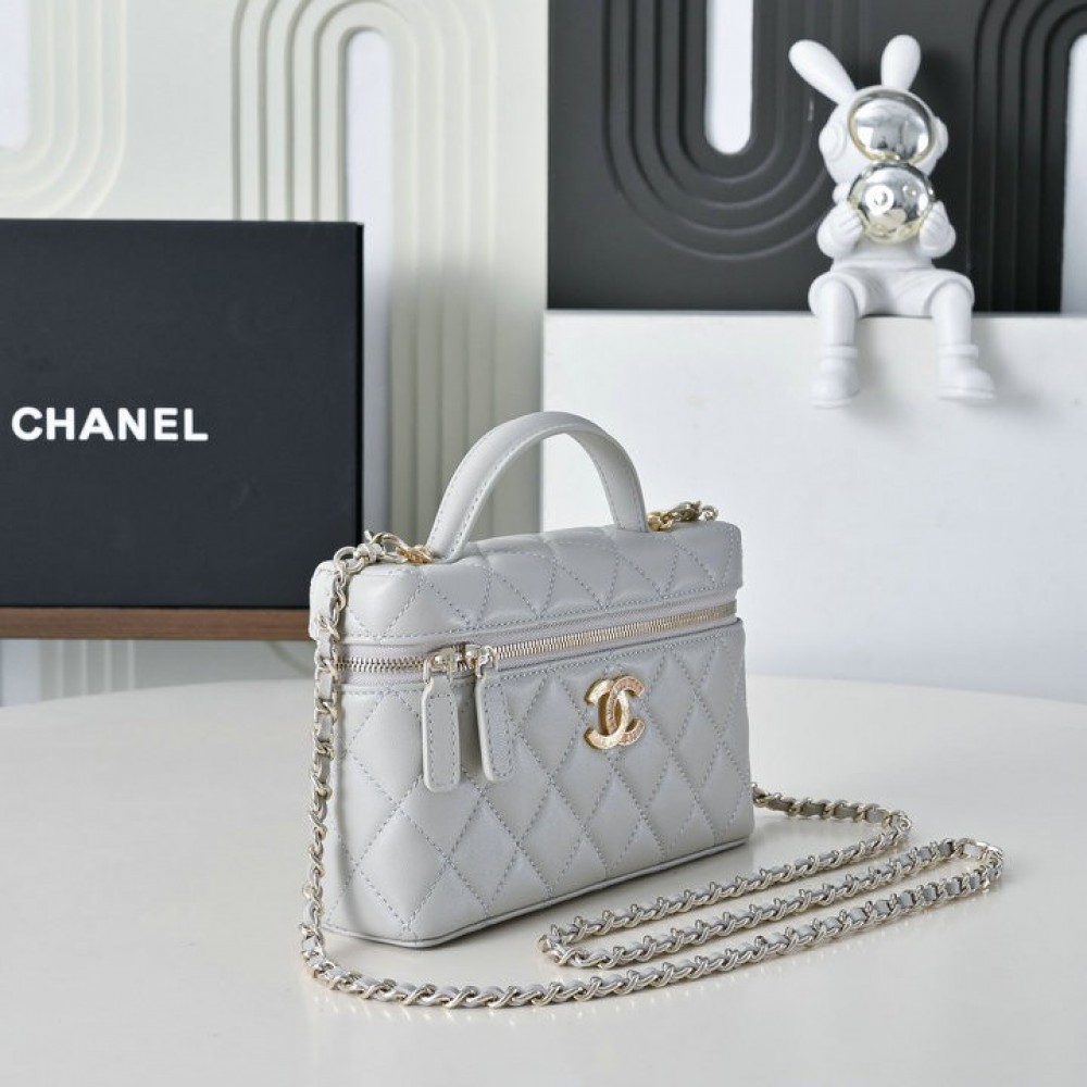 Chanel vanity chain bag 19.5x17.5cm Bags