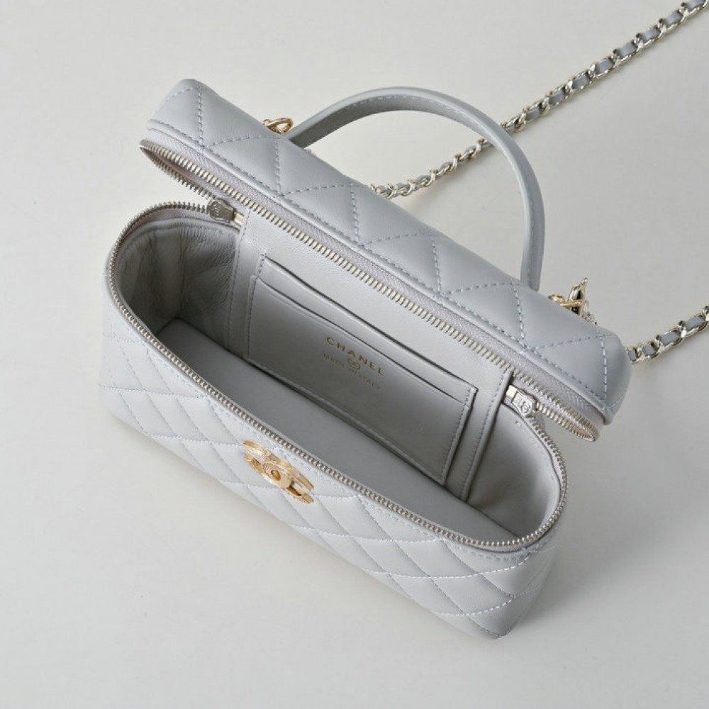 Chanel vanity chain bag 19.5x17.5cm Bags