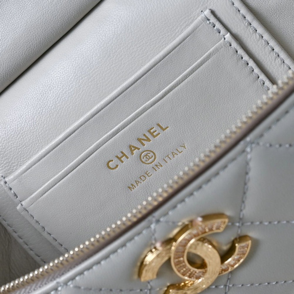 Chanel vanity chain bag 19.5x17.5cm Bags