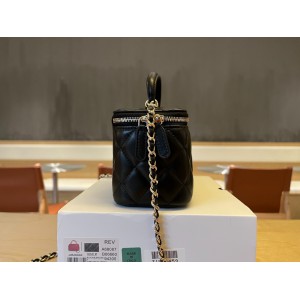 Chanel beauty vanity bag 17x9.5x8cm Bags