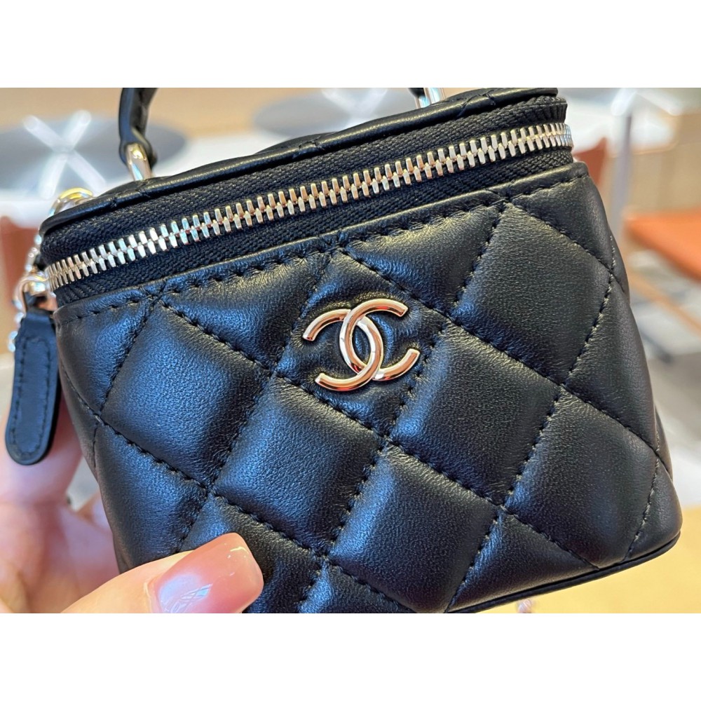 Chanel beauty vanity bag 11x8.5x7cm Bags