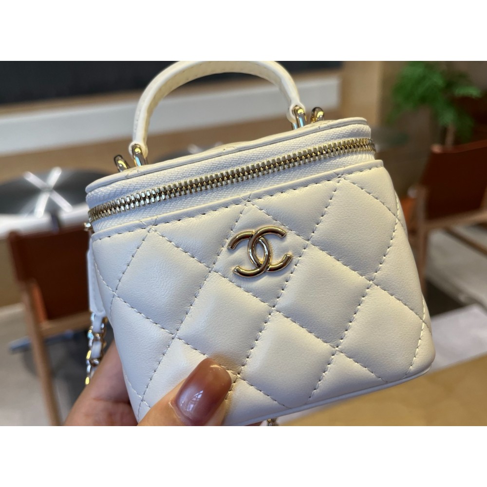 Chanel beauty vanity bag 11x8.5x7cm Bags