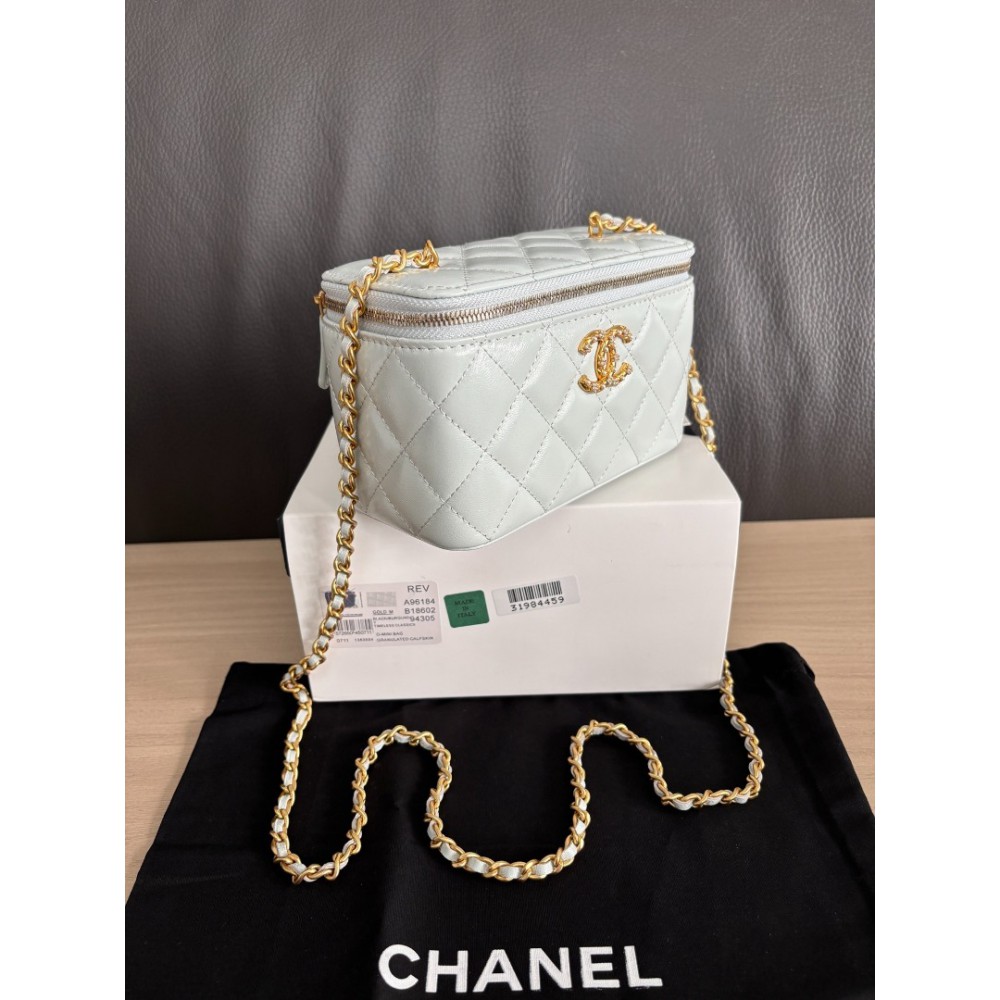 Chanel beauty vanity bag 17x9.5x8cm Bags