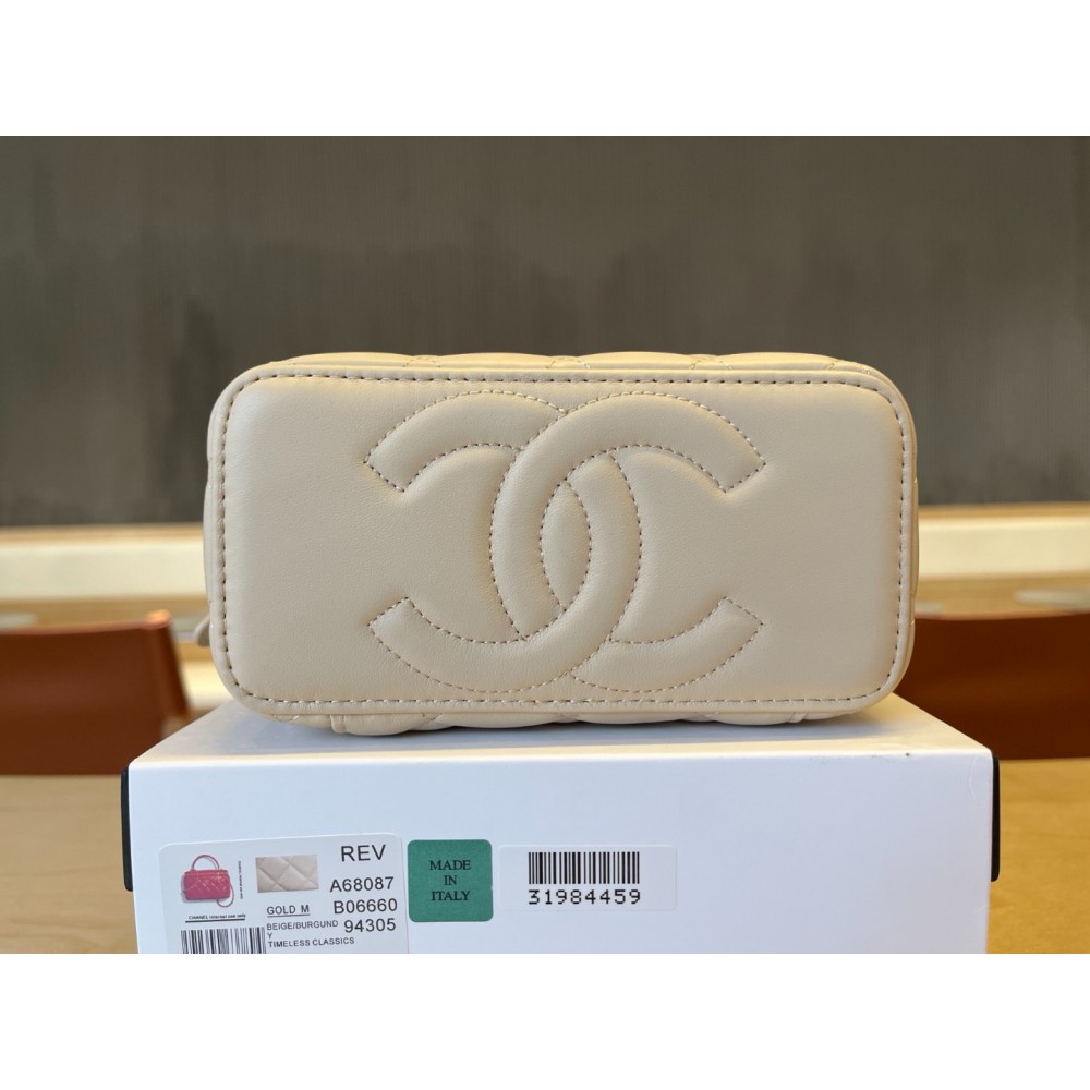 Chanel beauty vanity bag 17x9.5x8cm Bags