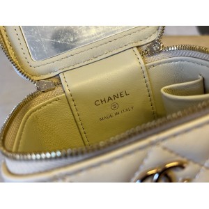 Chanel beauty vanity bag 11x8.5x7cm Bags