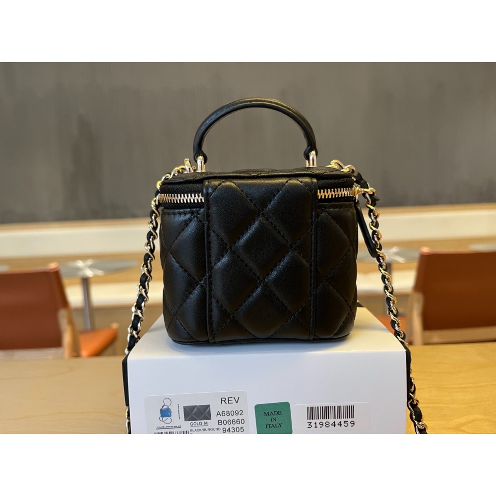 Chanel beauty vanity bag 11x8.5x7cm Bags