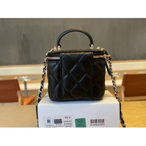 Chanel beauty vanity bag 11x8.5x7cm Bags