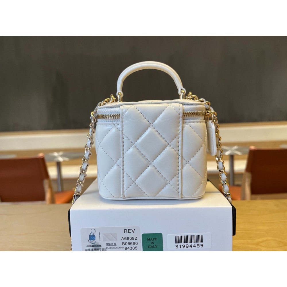 Chanel beauty vanity bag 11x8.5x7cm Bags