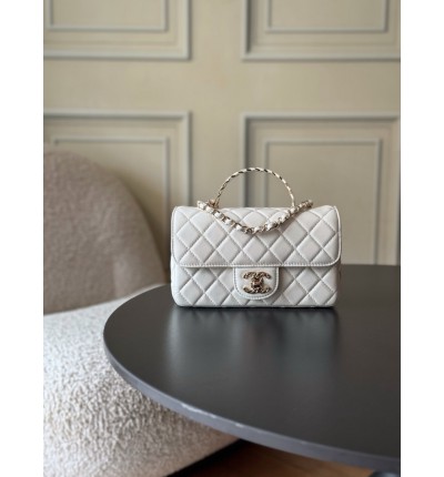 Chanel Classic flap top handle 20x14x7cm 