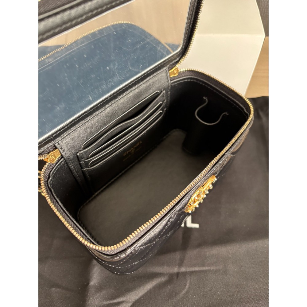 Chanel beauty vanity bag 17x9.5x8cm Bags
