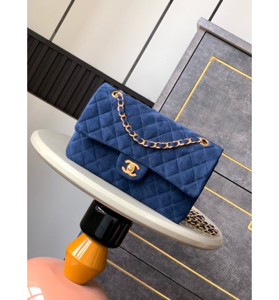 Chanel classic flap bag 25x16x7cm suede