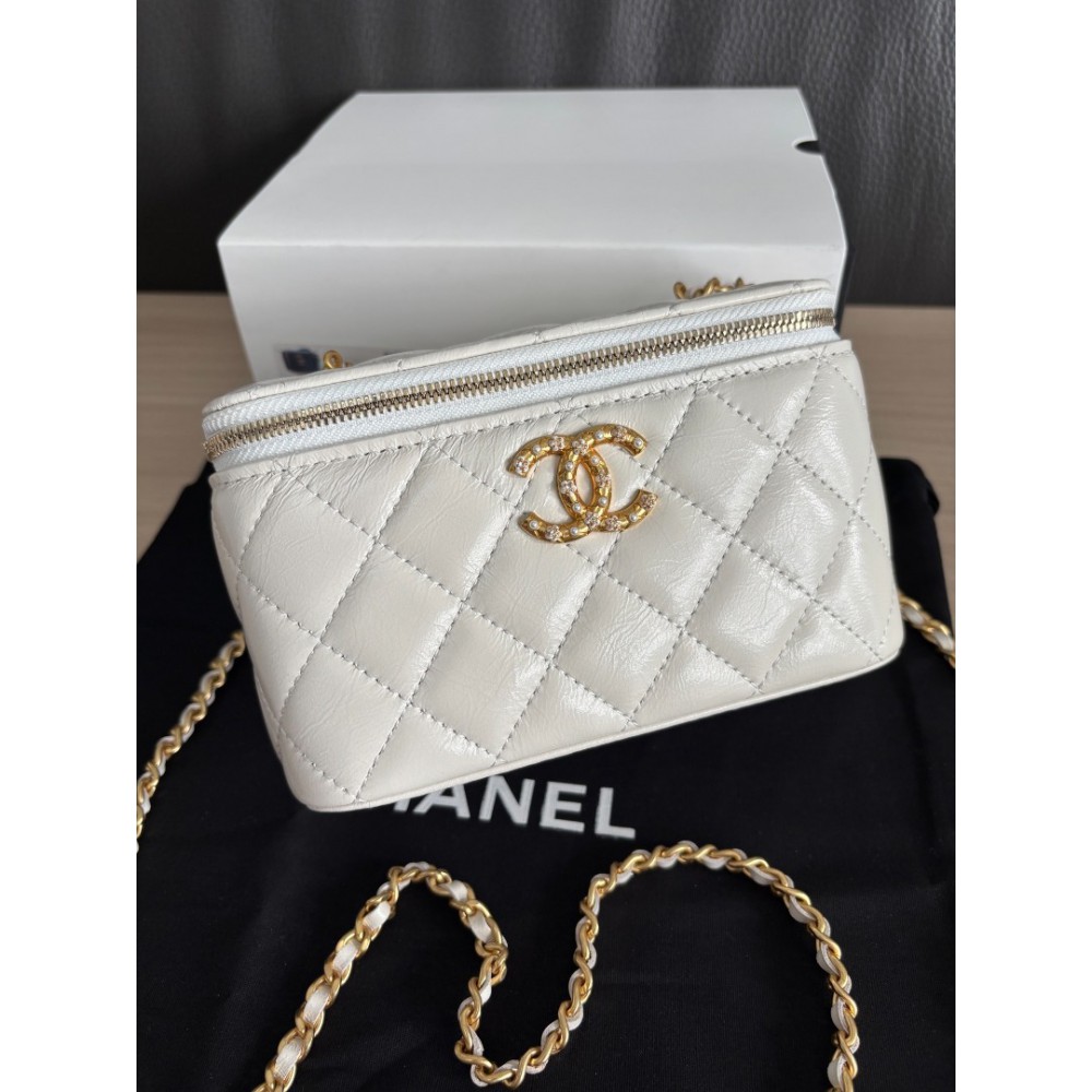 Chanel beauty vanity bag 17x9.5x8cm Bags
