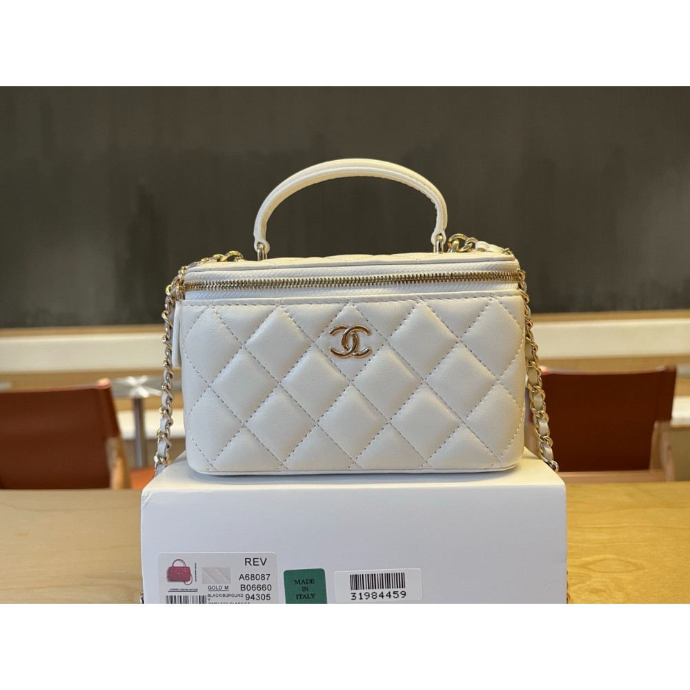 Chanel beauty vanity bag 17x9.5x8cm Bags