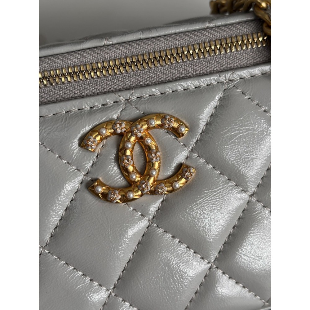 Chanel beauty vanity bag 17x9.5x8cm Bags
