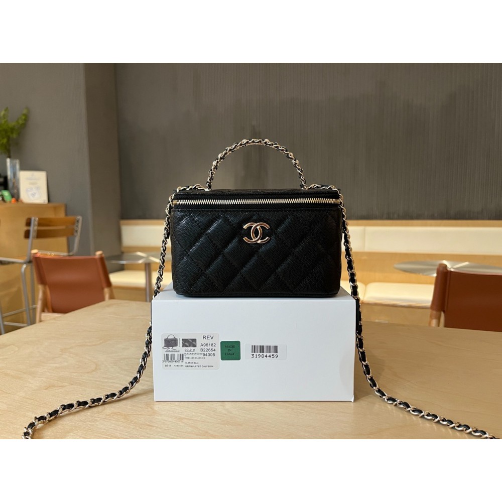 Chanel vanity chain bag 17x9.5x8cm  Bags