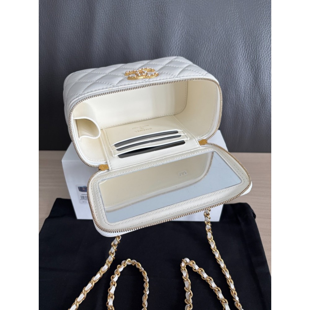 Chanel beauty vanity bag 17x9.5x8cm Bags