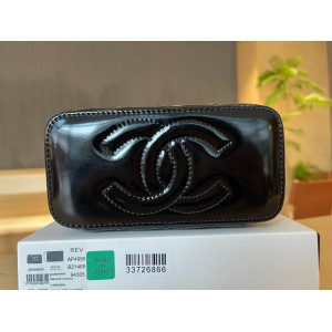 Chanel vanity chain bag 17x9.5x8cm  Bags