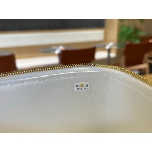 Chanel beauty vanity bag 17x9.5x8cm Bags