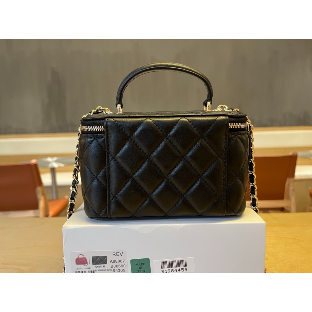 Chanel beauty vanity bag 17x9.5x8cm Bags