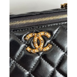 Chanel beauty vanity bag 17x9.5x8cm Bags