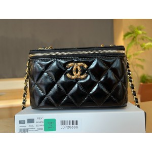 Chanel vanity chain bag 17x9.5x8cm  Bags