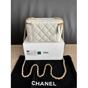 Chanel beauty vanity bag 17x9.5x8cm Bags