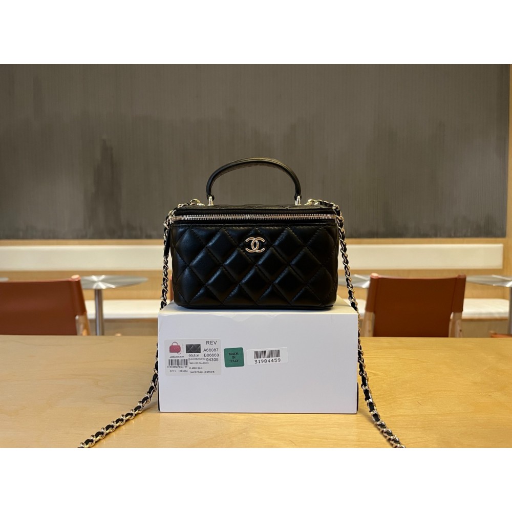 Chanel beauty vanity bag 17x9.5x8cm Bags