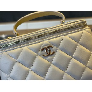 Chanel beauty vanity bag 17x9.5x8cm Bags