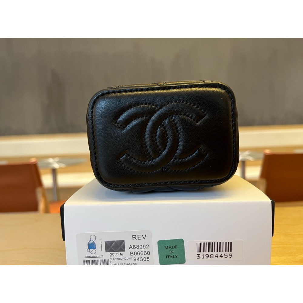 Chanel beauty vanity bag 11x8.5x7cm Bags