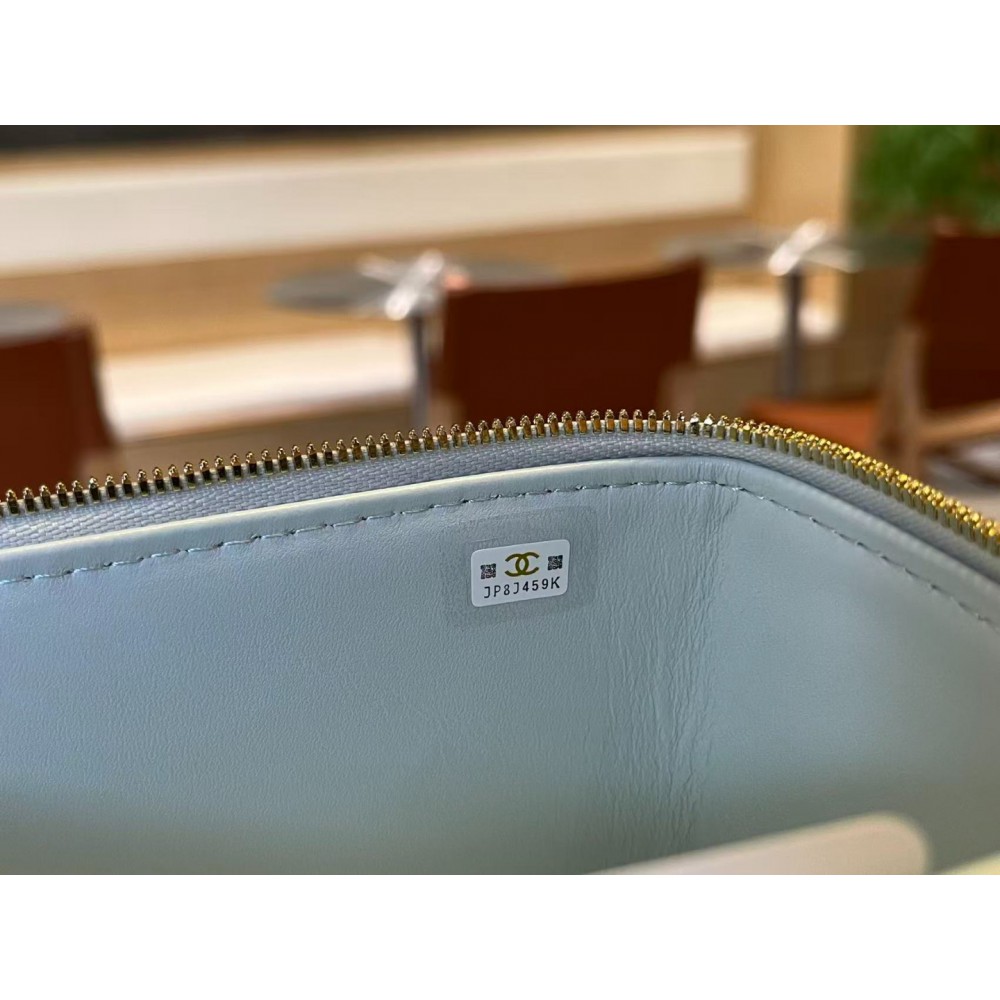 Chanel beauty vanity bag 17x9.5x8cm Bags