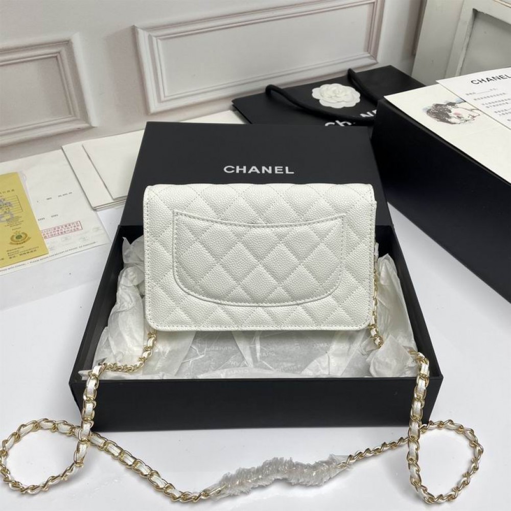 Chanel classic flap leather grained 19x12cm white gold chain