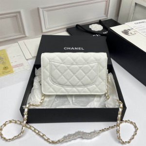 Chanel classic flap leather grained 19x12cm white gold chain