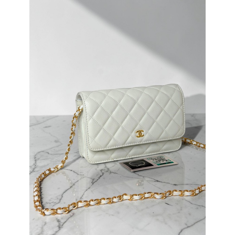 Chanel classic flap leather grained 19x12cm white gold chain