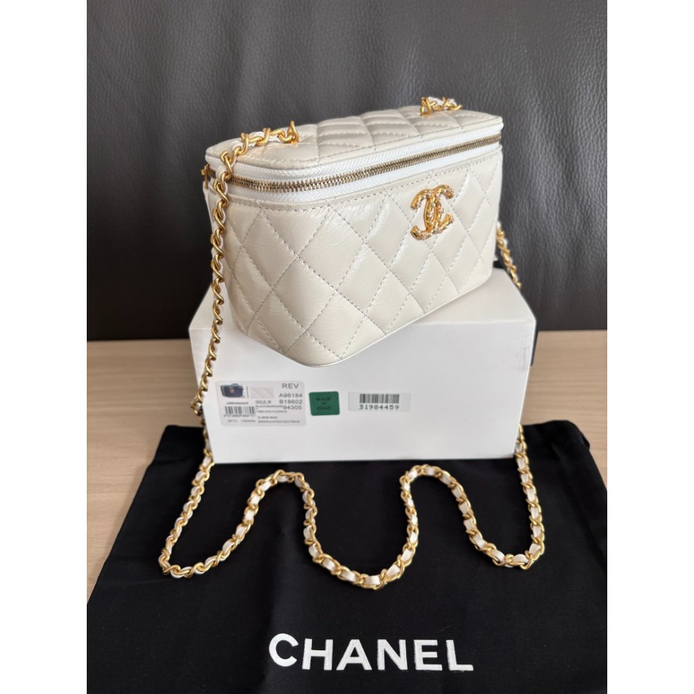Chanel beauty vanity bag 17x9.5x8cm Bags
