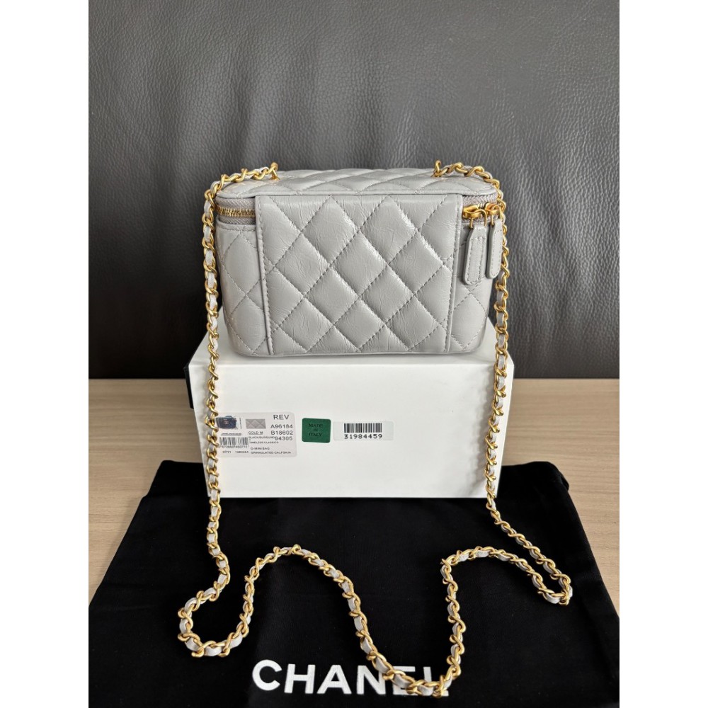 Chanel beauty vanity bag 17x9.5x8cm Bags